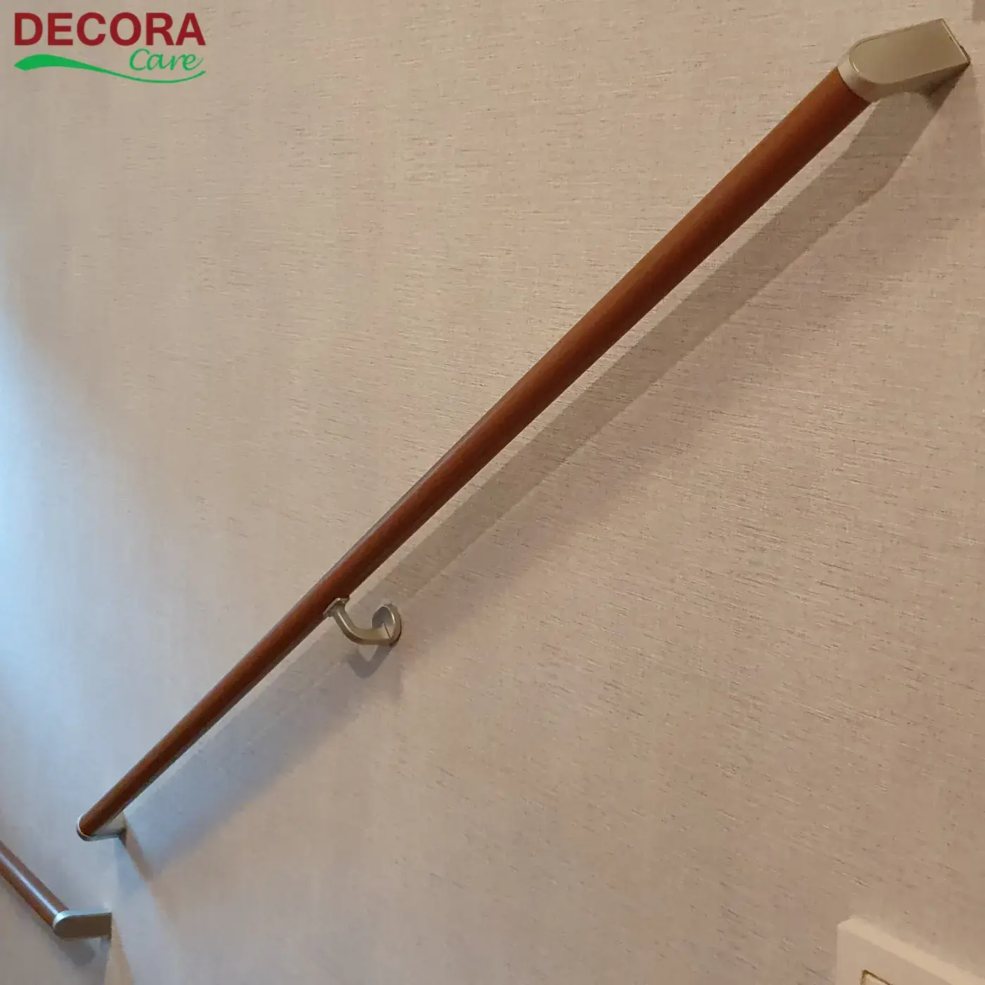 รูปการติดตั้งของราวจับติดผนังต่อเนื่อง by decora care 